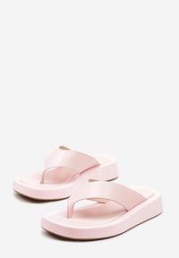 Renee - Różowe Klapki Japonki na Platformie Ilvima. Nosek buta: okrągły. Kolor: różowy. Obcas: na platformie