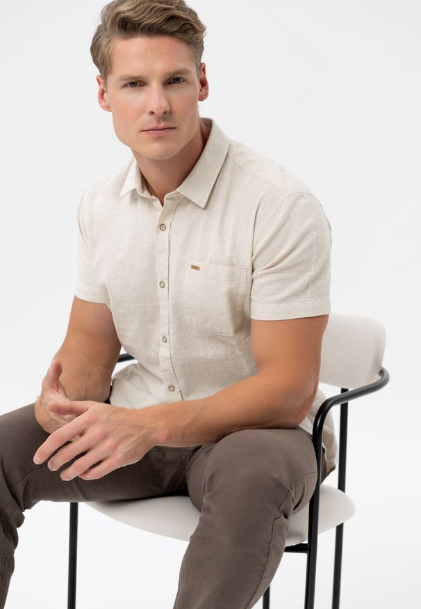 Volcano - Koszula z lnem, Regular Fit, C-SUNSO. Okazja: na co dzień. Materiał: len. Długość rękawa: krótki rękaw. Długość: krótkie. Sezon: lato. Styl: casual, klasyczny