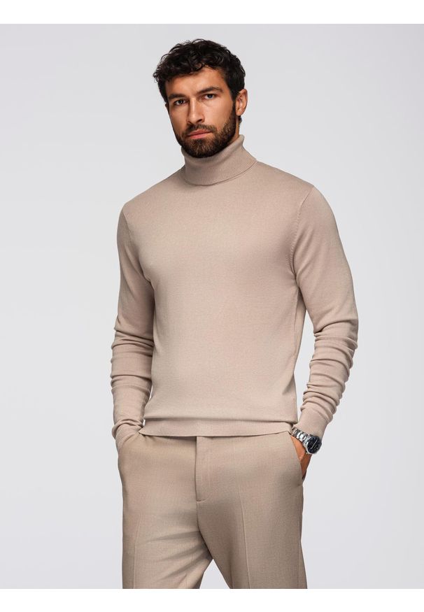 Ombre Clothing - Jednokolorowy dzianinowy męski golf z wiskozą – beżowy V5 - Rozmiar: M. Okazja: na co dzień. Typ kołnierza: golf. Kolor: beżowy. Materiał: dzianina, wiskoza. Wzór: gładki, jednolity, aplikacja. Styl: casual, klasyczny
