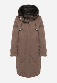 Born2be - Brązowa Pudełkowa Kurtka Typu Parka z Kapturem i Kieszeniami Kaithraea. Typ kołnierza: kaptur. Kolor: brązowy. Materiał: jeans. Sezon: zima. Styl: klasyczny, elegancki