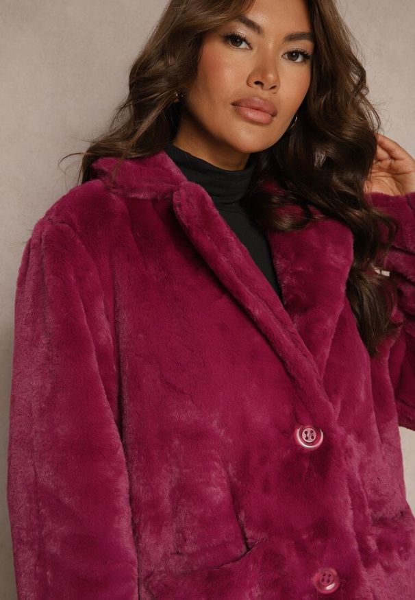 Renee - Fioletowy Futrzany Płaszcz Jednorzędowy z Podszewką i Kieszeniami Daithianne. Kolor: fioletowy. Materiał: futro. Styl: elegancki