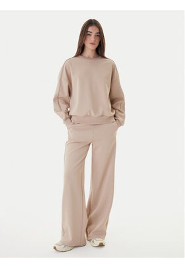 Guess Bluza V6RQ96 KCX22 Beżowy Regular Fit. Kolor: beżowy. Materiał: syntetyk