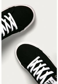 Calvin Klein Jeans - Tenisówki. Nosek buta: okrągły. Zapięcie: sznurówki. Kolor: czarny. Materiał: guma #2