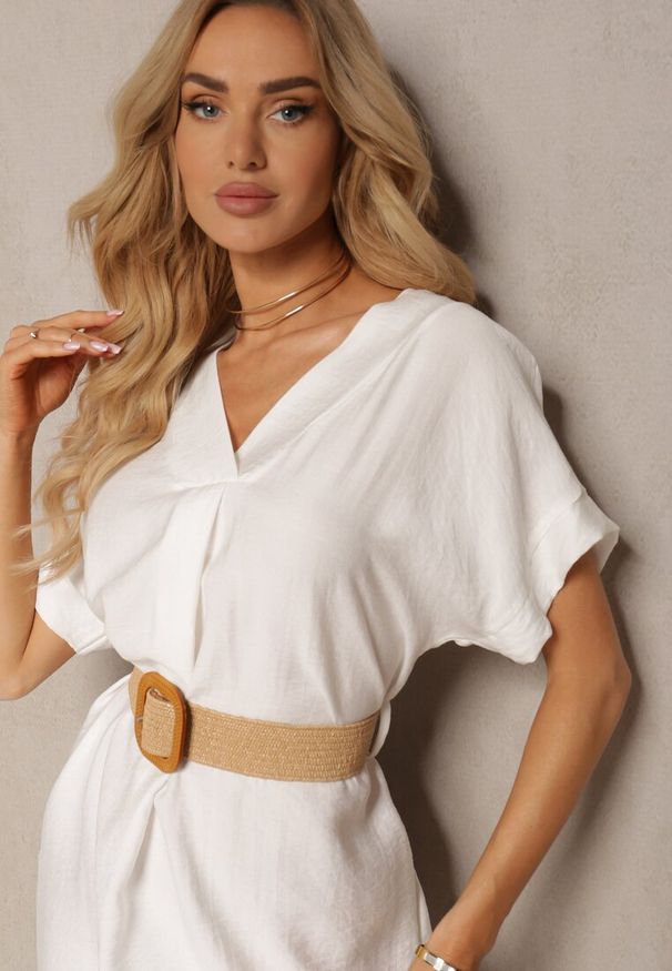 Renee - Biała Sukienka z Wiskozy z Trójkątnym Dekoltem i Paskiem z Plecionki Diremia. Okazja: na co dzień. Kolekcja: plus size. Kolor: biały. Materiał: wiskoza. Długość rękawa: krótki rękaw. Typ sukienki: proste, dla puszystych. Styl: casual
