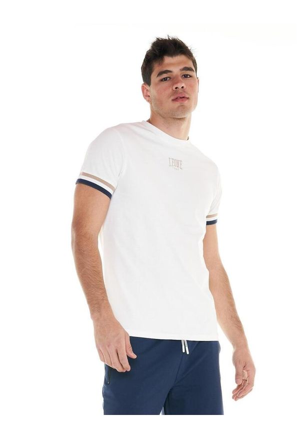 LEONE 1947 APPAREL - Męska koszulka w odcieniach ziemi. Kolor: biały. Materiał: tkanina. Sport: fitness