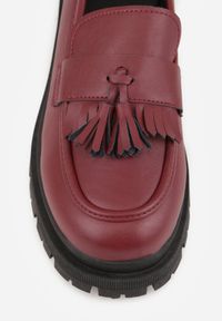 Renee - Bordowe Mokasyny na Platformie Ozdobione Frędzlami Sewrisa. Kolor: czerwony. Materiał: jeans. Wzór: aplikacja. Obcas: na platformie #4