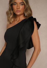 Renee - Czarna Sukienka na Jedno Ramię z Falbaną Lenoska. Kolor: czarny. Materiał: tkanina. Sezon: lato #5