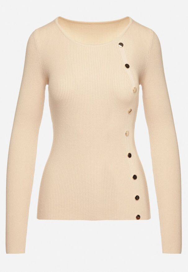 Born2be - Jasnobeżowy Sweter Ozdobiony Metalowymi Napami Corettina. Okazja: na co dzień. Kolor: beżowy. Materiał: jeans. Wzór: aplikacja. Styl: wizytowy, casual