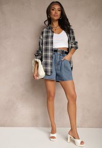 Renee - Niebieskie Szorty Jeansowe z Gumką w Talii i Paskiem Zdobione Przeszyciami Alanissa. Okazja: na co dzień. Stan: podwyższony. Kolor: niebieski. Materiał: jeans. Wzór: aplikacja. Sezon: lato. Styl: casual #4