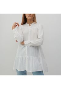 Reserved - Długa koszula z EcoVero™ - Kremowy. Kolor: kremowy. Długość: długie