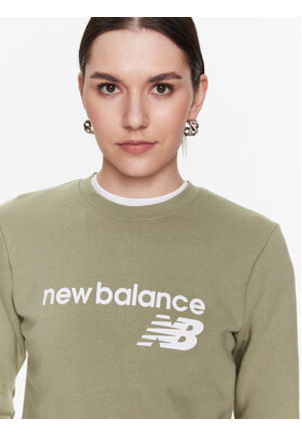 New Balance Bluza Classic Core WT03811 Zielony Relaxed Fit. Kolor: zielony. Materiał: bawełna, syntetyk