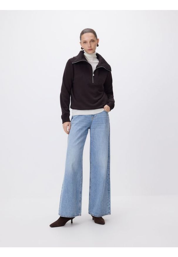 Reserved - Bluza z wysokim golfem - ciemnobrązowy. Typ kołnierza: golf. Kolor: brązowy. Materiał: dzianina, bawełna