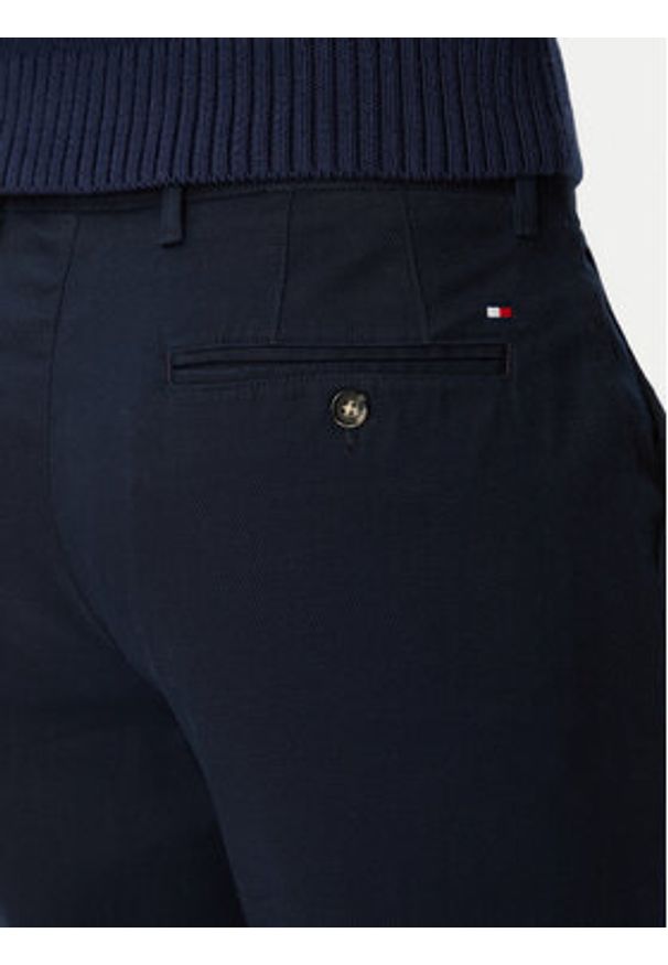 TOMMY HILFIGER - Tommy Hilfiger Chinosy Denton MW0MW43151 Granatowy Regular Fit. Kolor: niebieski. Materiał: bawełna
