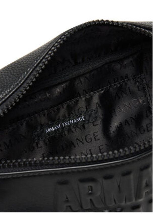 Armani Exchange Saszetka XM001624 AF17211 UC001 Czarny. Kolor: czarny. Materiał: skóra