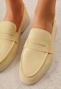 Born2be - Żółte Klasyczne Mokasyny VICES z Imitacji Zamszu ze Skórzaną Wkładką Haliris. Okazja: na co dzień. Kolor: żółty. Materiał: zamsz, skóra. Styl: klasyczny #3