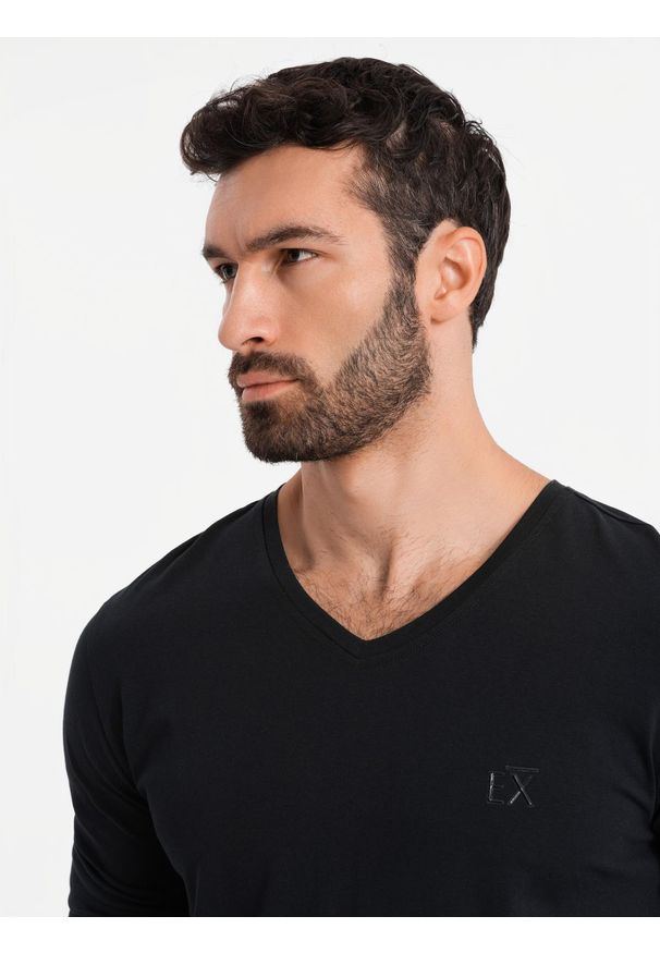 Ombre Clothing - Longsleeve męski V-neck SLIM FIT z elastanem i printem – czarny V1 OM-LSBC-0123 - XXL. Okazja: na co dzień. Typ kołnierza: dekolt w serek. Kolor: czarny. Materiał: elastan. Długość rękawa: długi rękaw. Wzór: nadruk. Styl: klasyczny, casual
