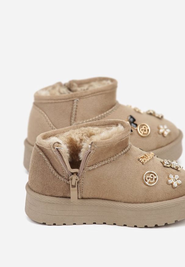 Born2be - Beżowe Śniegowce z Metalicznymi Aplikacjami 3D i Cyrkoniami Aheline. Okazja: na co dzień. Kolor: beżowy. Materiał: jeans. Wzór: aplikacja. Styl: casual