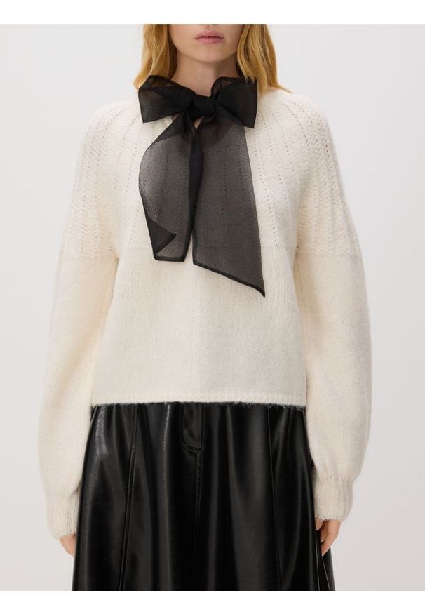 Reserved - Sweter z kokardką z tyłu - złamana biel. Typ kołnierza: kokarda. Materiał: dzianina, wełna