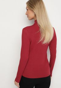 Born2be - Bordowa Bluzka Golf Typu Longsleeve Altera. Okazja: do pracy, na co dzień. Typ kołnierza: golf. Kolor: czerwony. Materiał: jeans. Długość rękawa: długi rękaw. Styl: casual, elegancki #2