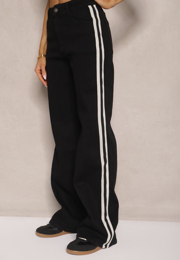 Renee - Czarne Jeansy High Waist o Szerokim Kroju z Ozdobnymi Lampasami Ulivira. Okazja: na co dzień. Stan: podwyższony. Kolor: czarny. Styl: elegancki, casual