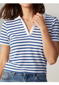 Sinsay - Prążkowana bluzka polo w paski - wielobarwny. Typ kołnierza: polo. Materiał: prążkowany. Wzór: paski #1