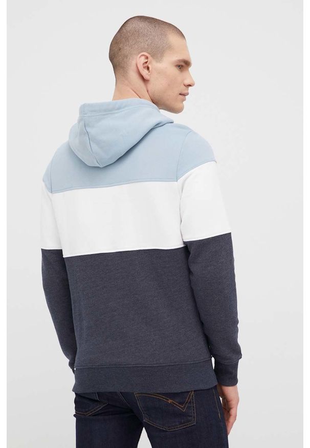 Tom Tailor bluza męska z kapturem wzorzysta. Okazja: na co dzień. Typ kołnierza: kaptur. Kolor: niebieski. Materiał: dzianina. Styl: casual