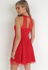 Born2be - Czerwona Rozkloszowana Sukienka Mini z Siateczką Philippina. Okazja: na imprezę, na wesele, na randkę, na ślub cywilny. Kolor: czerwony. Materiał: tiul. Długość rękawa: bez rękawów. Długość: mini #4