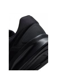 Buty Nike Run Swift 3 DR2695-003 czarne. Kolor: czarny. Materiał: syntetyk, materiał. Szerokość cholewki: normalna. Sport: bieganie