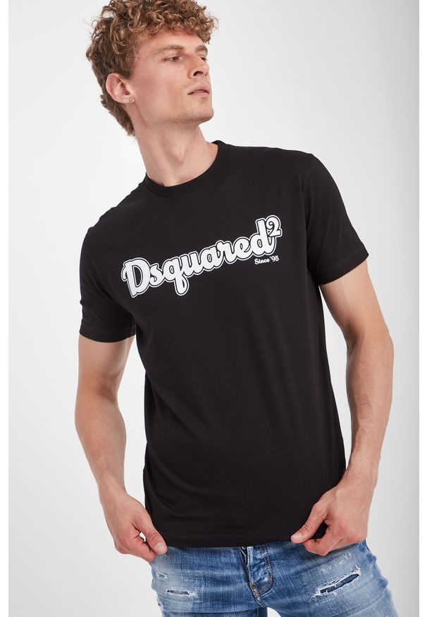 T-shirt DSQUARED2. Materiał: bawełna. Długość rękawa: krótki rękaw. Długość: krótkie. Wzór: nadruk