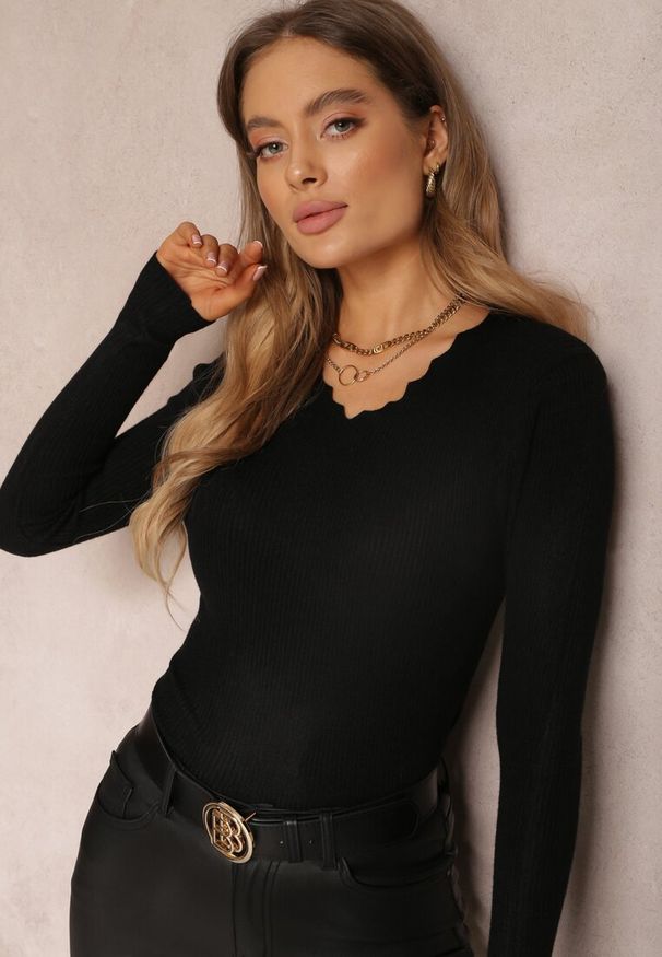 Renee - Czarny Sweter Peromela. Kolor: czarny. Materiał: dzianina, bawełna, prążkowany. Długość rękawa: długi rękaw. Długość: długie