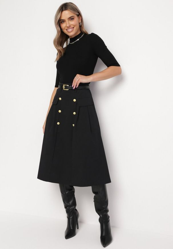 Born2be - Czarna Midi Spódnica z Ozdobnymi Klapami i Guzikami oraz Paskiem z Ekoskóry Olearia. Kolor: czarny. Materiał: poliester