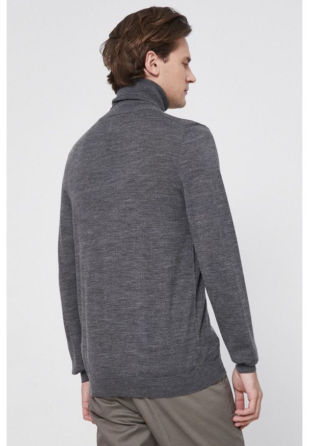 medicine - Medicine - Sweter wełniany Basic. Okazja: na co dzień. Typ kołnierza: golf. Kolor: szary. Materiał: wełna. Długość rękawa: długi rękaw. Długość: długie. Styl: casual