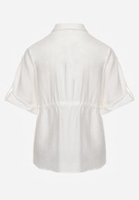 Born2be - Biała Nietoperzowa Koszula Safari z Bawełną z Wiązaniem w Talii Tierona. Okazja: do pracy, na co dzień, na spotkanie biznesowe. Kolor: biały. Materiał: bawełna. Długość: długie. Styl: biznesowy, casual #6