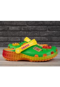 Sandały unisex Crocs HARIBO CLS CLG K. Kolor: zielony, pomarańczowy, wielokolorowy, żółty. Styl: sportowy