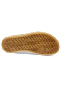 Półbuty męskie Wasak Barefoot, ze skóry naturalnej na płaskiej podeszwie sznurowane, biało-beżowe, 248. Okazja: na co dzień. Kolor: biały. Materiał: skóra. Wzór: grochy. Obcas: na płaskiej podeszwie. Styl: elegancki, klasyczny, casual #3