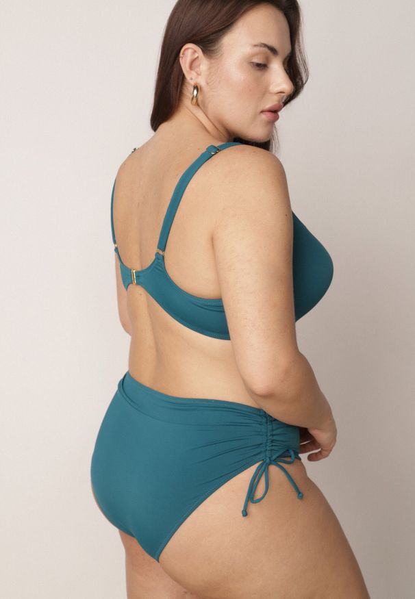 Born2be - Ciemnozielone Bikini Biustonosz z Cyrkoniami i Majtki Typu Figi Dorirose. Kolekcja: plus size. Kolor: zielony