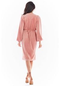 Awama - Asymetryczna welurowa sukienka z kopertowym dekoltem. Materiał: welur. Typ sukienki: asymetryczne, kopertowe #2