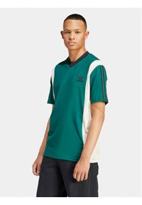 Adidas - adidas T-Shirt Archive Panel IS1406 Zielony Regular Fit. Kolor: zielony. Materiał: syntetyk