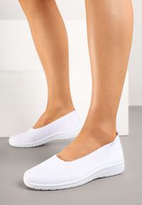 Born2be - Białe Wsuwane Tenisówki z Delikatną Perforacją Firsedi. Okazja: na co dzień. Zapięcie: bez zapięcia. Kolor: biały. Materiał: jeans. Styl: elegancki, casual #5