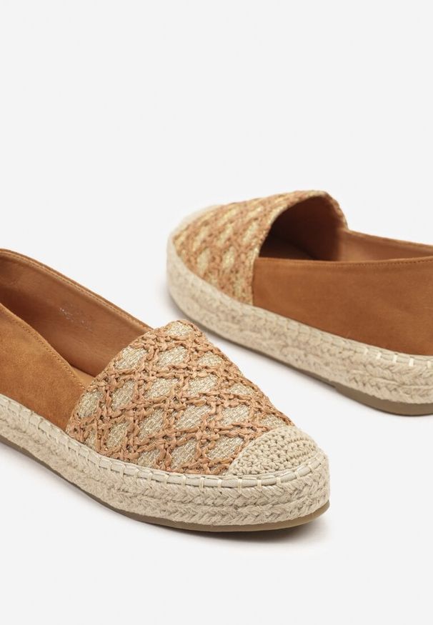 Born2be - Jasnobrązowe Espadryle z Plecionym Sznurkiem i Geometrycznym Wzorem Sdivira. Okazja: na co dzień. Kolor: brązowy. Materiał: jeans. Wzór: geometria. Obcas: na obcasie. Styl: elegancki, casual. Wysokość obcasa: niski