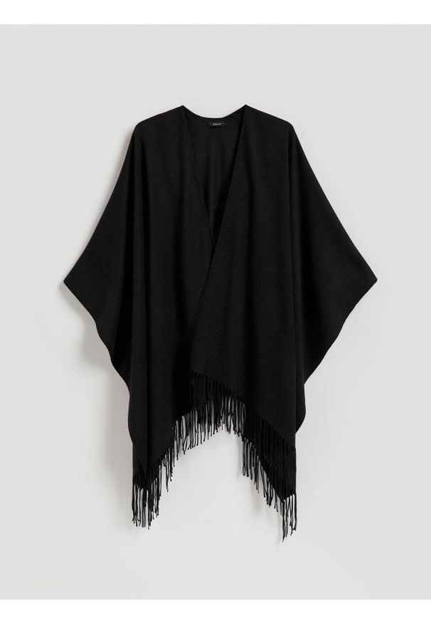 Reserved - Poncho z frędzlami - czarny. Kolor: czarny. Materiał: wiskoza, tkanina