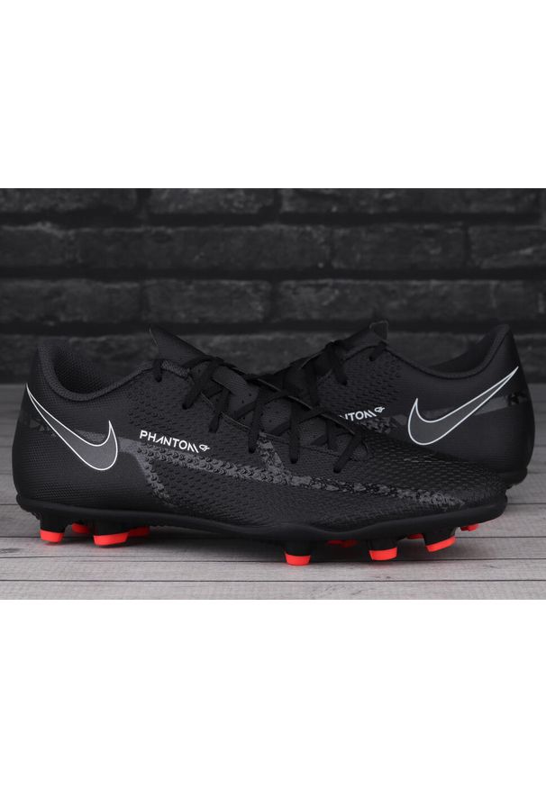 Buty męskie korki do piłki nożnej Nike PHANTOM GT2 CLUB FG/MG. Kolor: czarny. Sport: piłka nożna