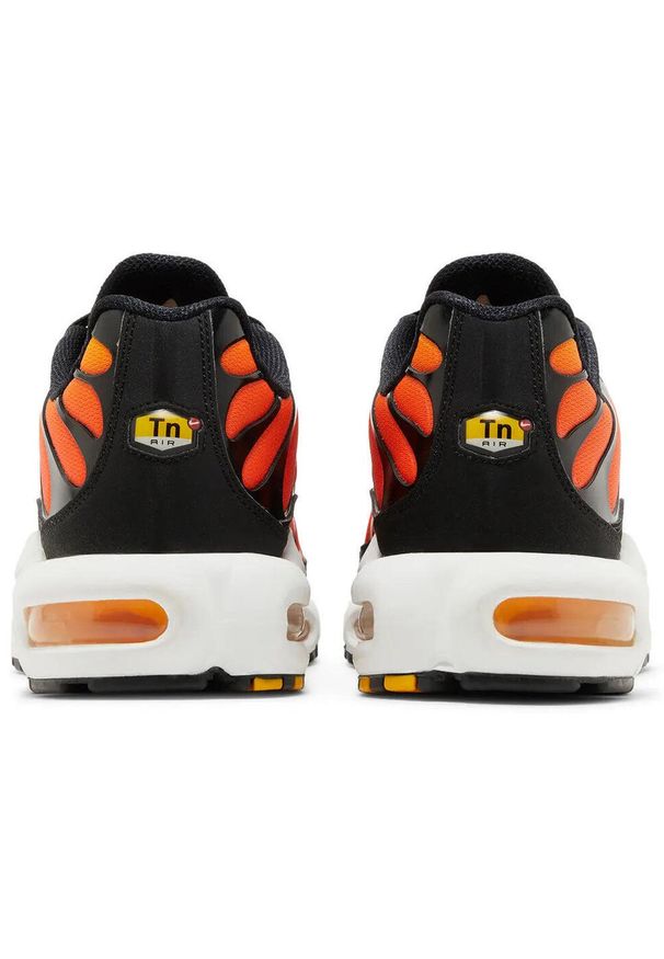 Buty lifestyle męskie Nike Air Max Plus HF0552-001. Kolor: pomarańczowy. Model: Nike Air Max