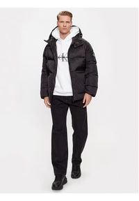 Calvin Klein Jeans Kurtka puchowa J30J323707 Czarny Relaxed Fit. Kolor: czarny. Materiał: syntetyk