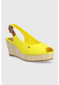 TOMMY HILFIGER - Tommy Hilfiger sandały damskie kolor żółty na koturnie. Nosek buta: okrągły. Zapięcie: klamry. Kolor: żółty. Obcas: na koturnie #4