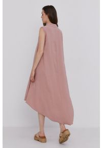 Answear Lab Sukienka kolor różowy midi rozkloszowana. Kolor: różowy. Materiał: tkanina. Wzór: gładki. Typ sukienki: rozkloszowane. Styl: wakacyjny. Długość: midi #2