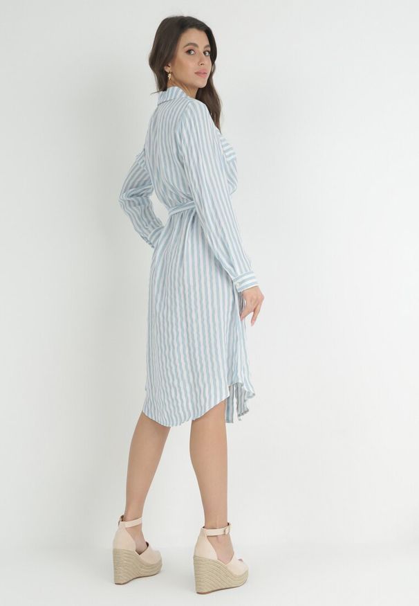 Born2be - Jasnoniebieska Koszulowa Sukienka z Bawełny w Paski Ditya. Kolor: niebieski. Materiał: bawełna. Wzór: paski. Typ sukienki: koszulowe