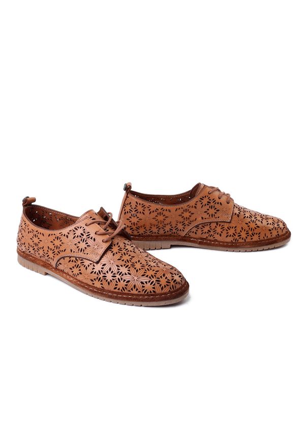 Manitu - MANITU 840157-21 cognac, półbuty damskie. Zapięcie: sznurówki. Kolor: brązowy. Materiał: skóra. Szerokość cholewki: normalna. Wzór: ażurowy