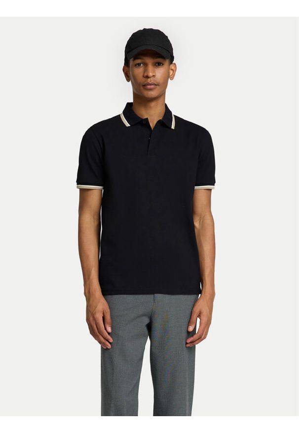 Selected Homme Polo 16095852 Czarny Slim Fit. Typ kołnierza: polo. Kolor: czarny. Materiał: bawełna