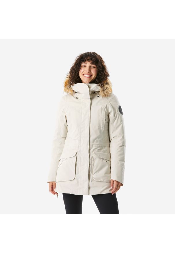 quechua - Parka turystyczna damska zimowa Quechua NH900 Warm -20°C wodoodporna. Typ kołnierza: kołnierzyk stójkowy. Kolor: beżowy. Materiał: futro, syntetyk, poliester. Sezon: zima